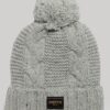 Bonnet en maille torsadée Bonnet en maille torsadée