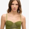 Haut corset en satin et dentelle Haut corset en satin et dentelle