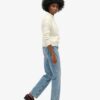 Jeans taille moyenne à coupe droite Jeans taille moyenne à coupe droite