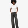 Jeans taille moyenne à jambes larges Jeans taille moyenne à jambes larges