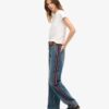 Jeans taille moyenne à jambes larges Jeans taille moyenne à jambes larges
