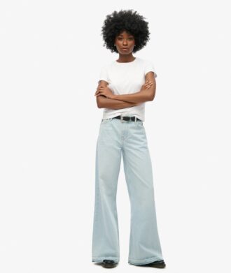 Jeans évasé à jambes larges et ourlet brut