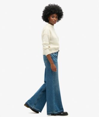 Jeans évasé à jambes larges et ourlet brut