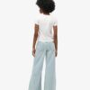 Jeans évasé à jambes larges et ourlet brut Jeans évasé à jambes larges et ourlet brut