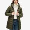 Manteau matelassé mi-long Fuji à capuche Manteau matelassé mi-long Fuji à capuche