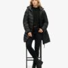 Manteau matelassé mi-long Fuji à capuche Manteau matelassé mi-long Fuji à capuche