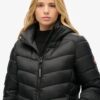 Manteau matelassé mi-long Fuji à capuche Manteau matelassé mi-long Fuji à capuche