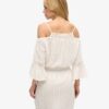 Mini-robe à épaules dénudées