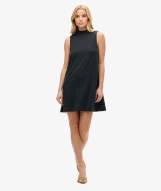 Mini-robe sans manches évasée