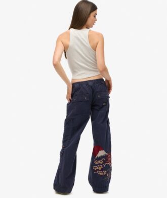 Pantalon cargo brodé à taille basse
