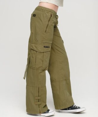 Pantalon cargo taille basse à jambes larges