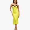 Robe mi-longue en satin et dentelle