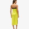 Robe mi-longue en satin et dentelle