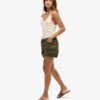 Short cargo shorts