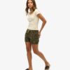 Short cargo shorts