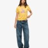 T-shirt ajusté Superdry X Komodo Ashram T-shirt ajusté Superdry X Komodo Ashram