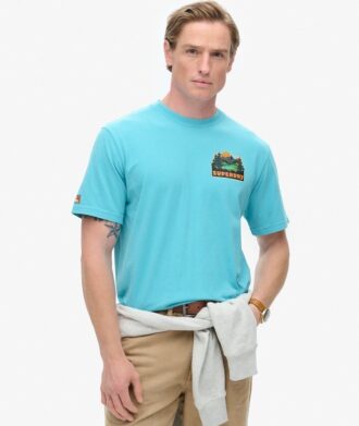 T-shirt imprimé « Travel Postcard Chest » T-shirt imprimé « Travel Postcard Chest »