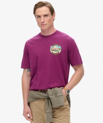 T-shirt imprimé « Travel Postcard Chest » T-shirt imprimé « Travel Postcard Chest »