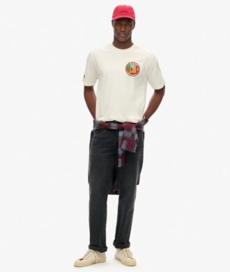 T-shirt imprimé « Travel Postcard Chest » T-shirt imprimé « Travel Postcard Chest »