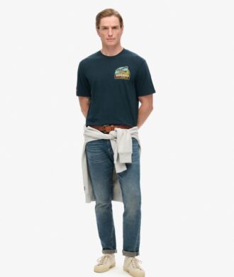T-shirt imprimé « Travel Postcard Chest » T-shirt imprimé « Travel Postcard Chest »