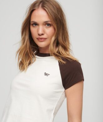 T-shirt raglan Essential Logo en Organic Cotton