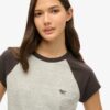 T-shirt raglan Essential Logo en Organic Cotton T-shirt raglan Essential Logo en Organic Cotton