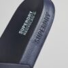Tongs de piscine Code Logo Tongs de piscine Code Logo