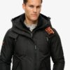 Veste coupe-vent de montagne Hooded Veste coupe-vent de montagne Hooded