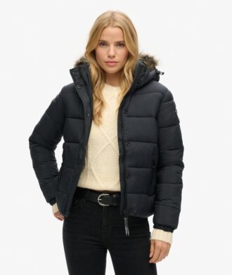 Veste courte à capuche en fausse fourrure