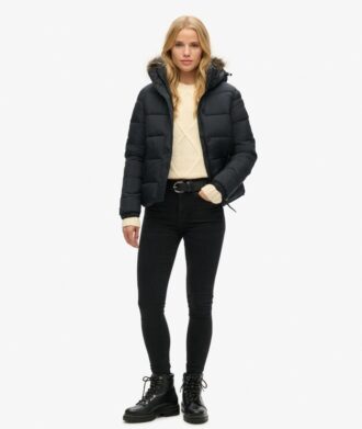Veste courte à capuche en fausse fourrure