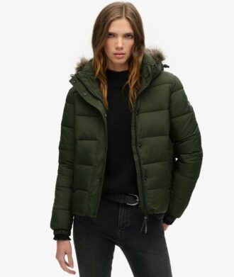 Veste courte à capuche en forme de short