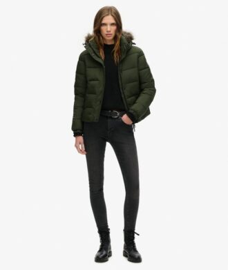 Veste courte à capuche en forme de short